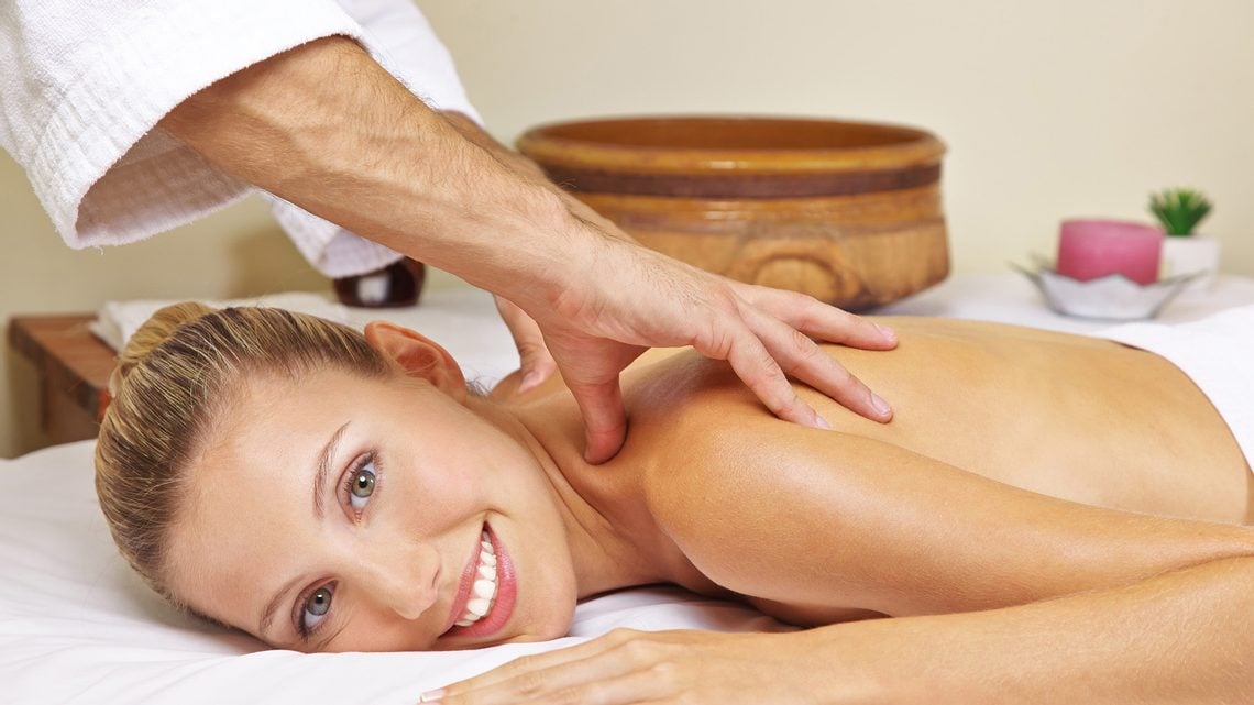 Ergänzende Maßnahmen wie Akupunktur und Massage